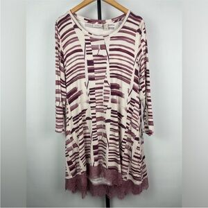 LOGO by Lori Goldstein Purple Cream Printed
Top w/Lace Hem & Pockets Sz Small